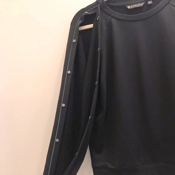 Athleta Snappy Sweatshirt Long Sleeve Crewneck Pullover Snap Sleeves NWOT - Picture 7 of 7
